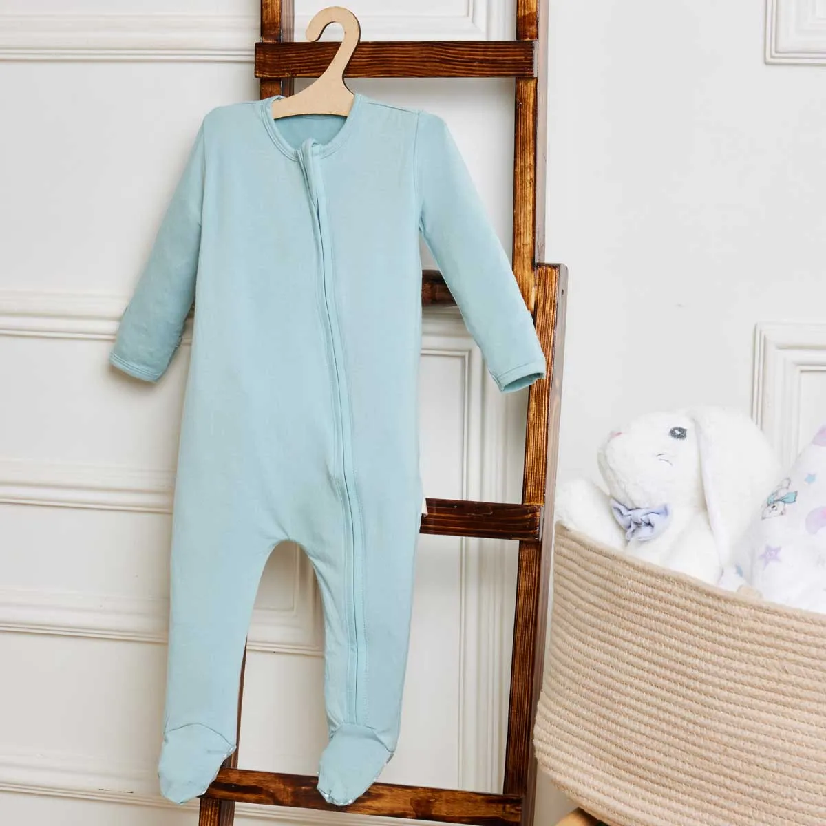 4- Pack bamboo zipper footies