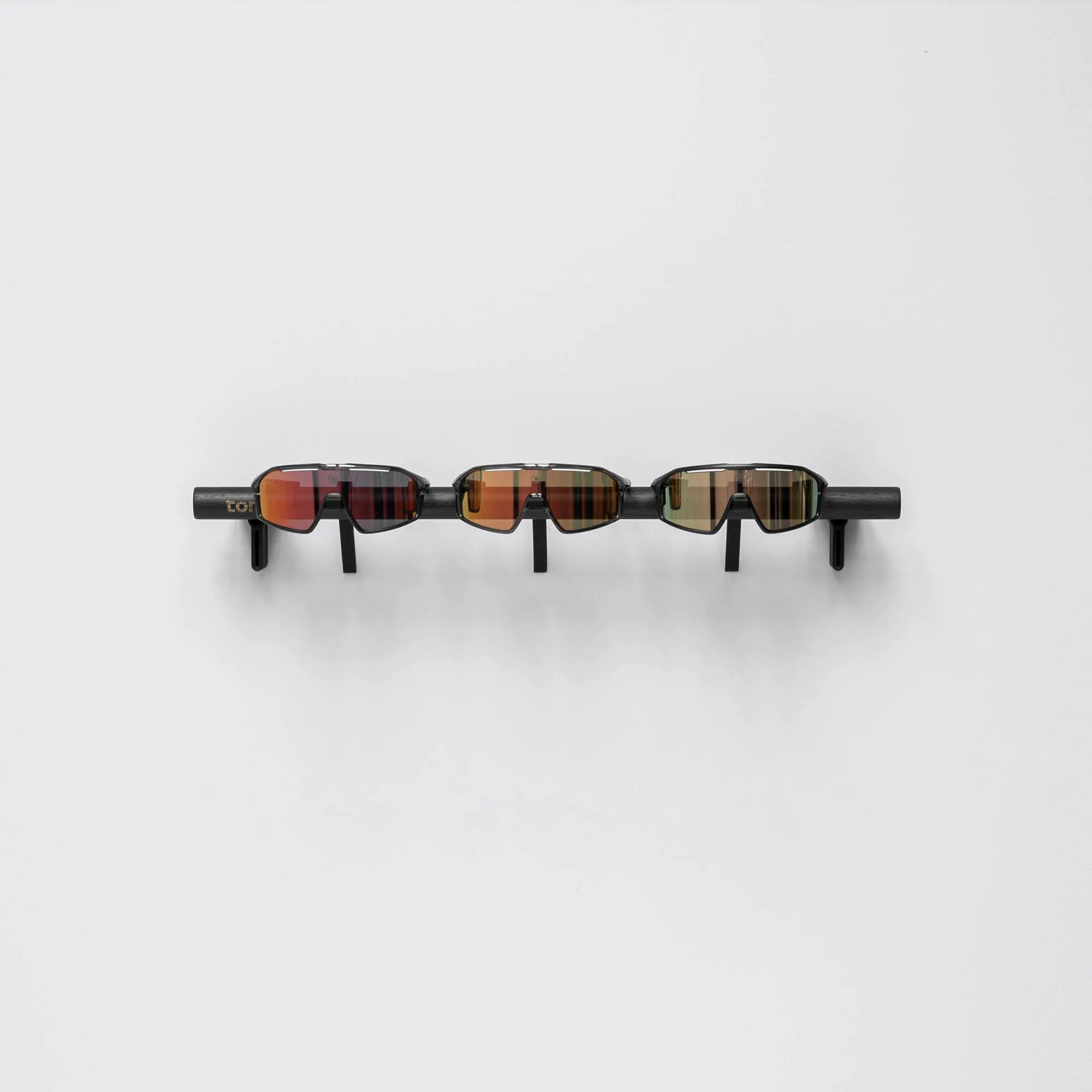 Bar — D . 3x Glasses