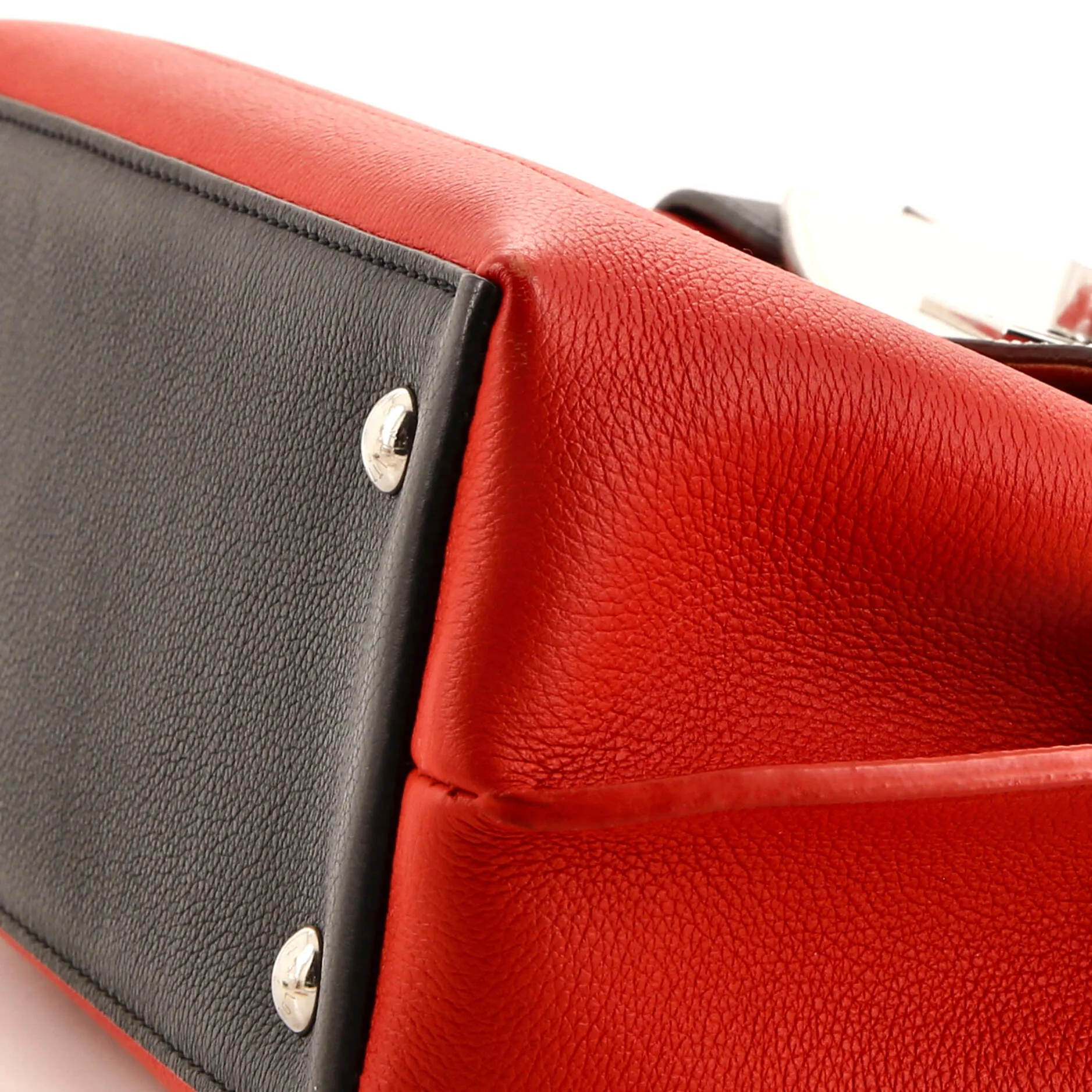 Designer Lockme Ever Handbag Leather BB
