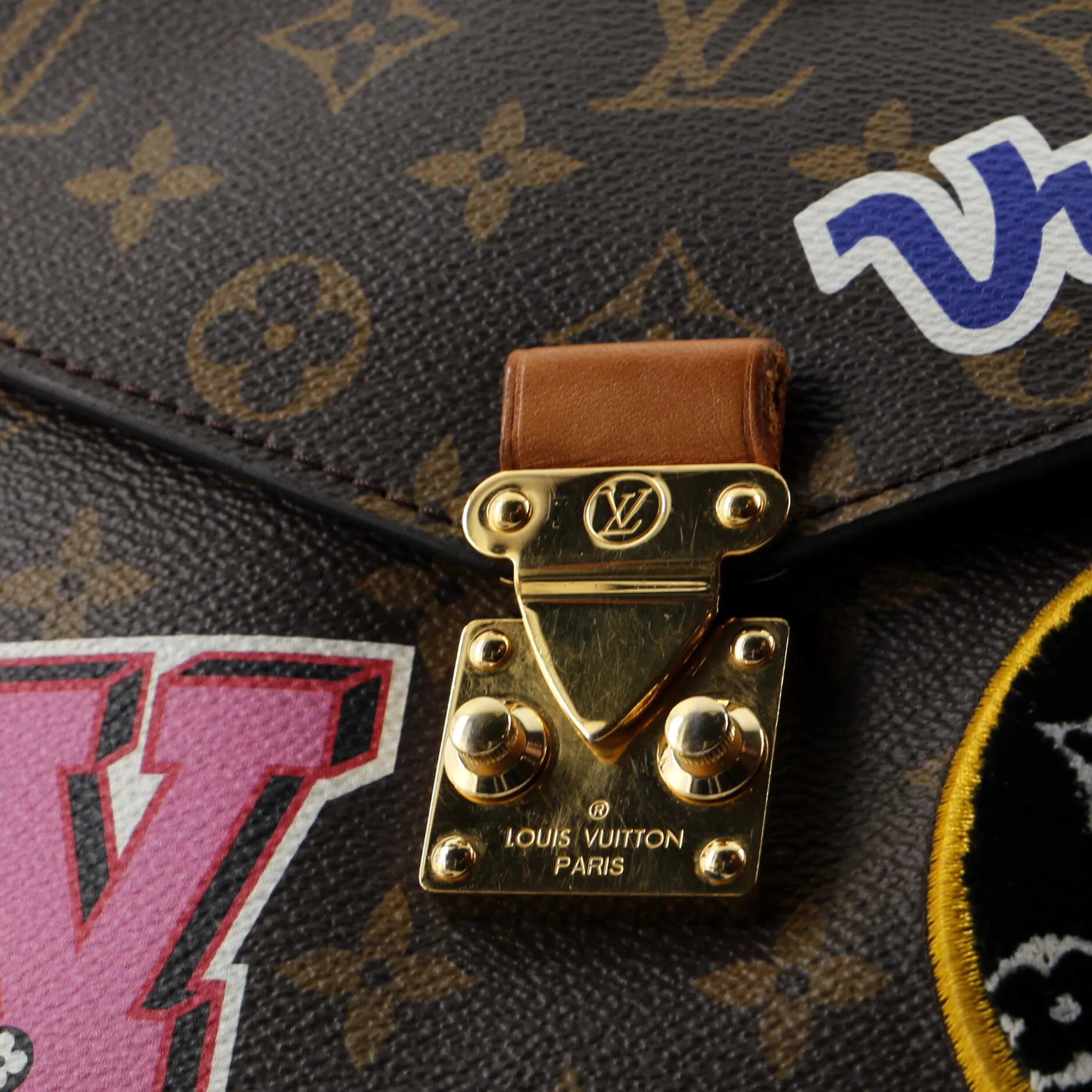 Designer Pochette Metis Limited Edition Patches Monogram Canvas