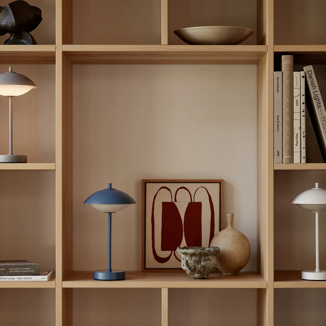 Fritz Hansen Clam bærbar lampe, Nine Grey 