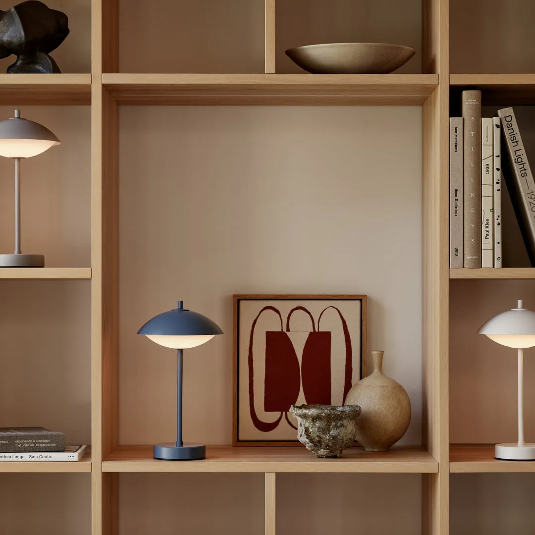 Fritz Hansen Clam bærbar lampe, Nine Grey 