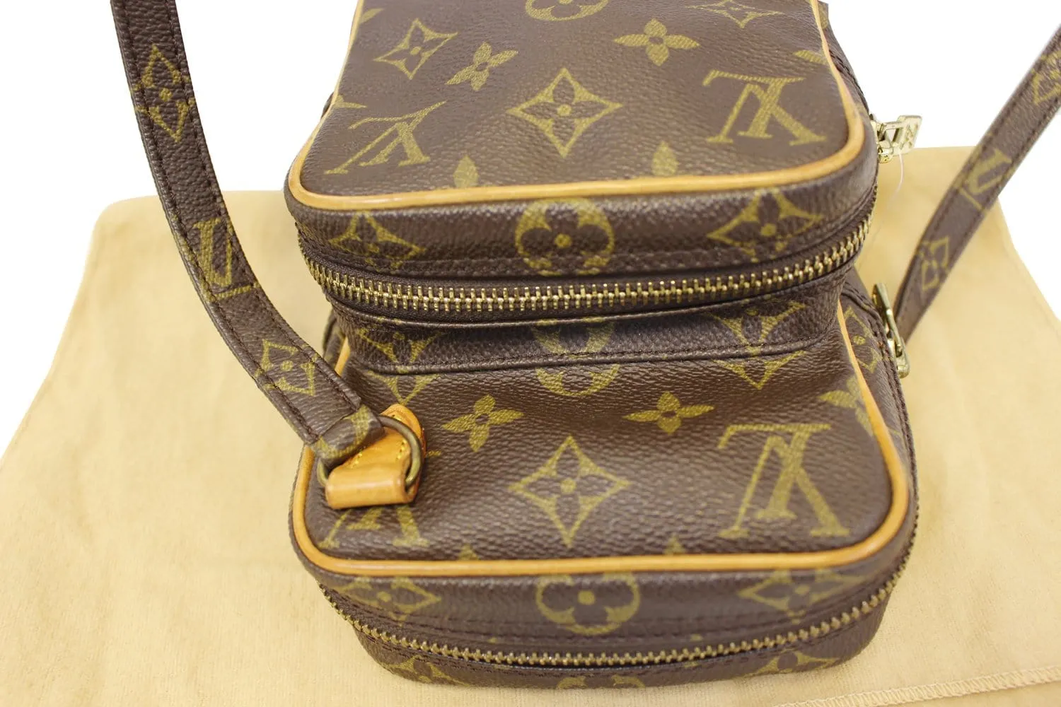 LOUIS VUITTON Monogram Canvas Amazone Crossbody Bag