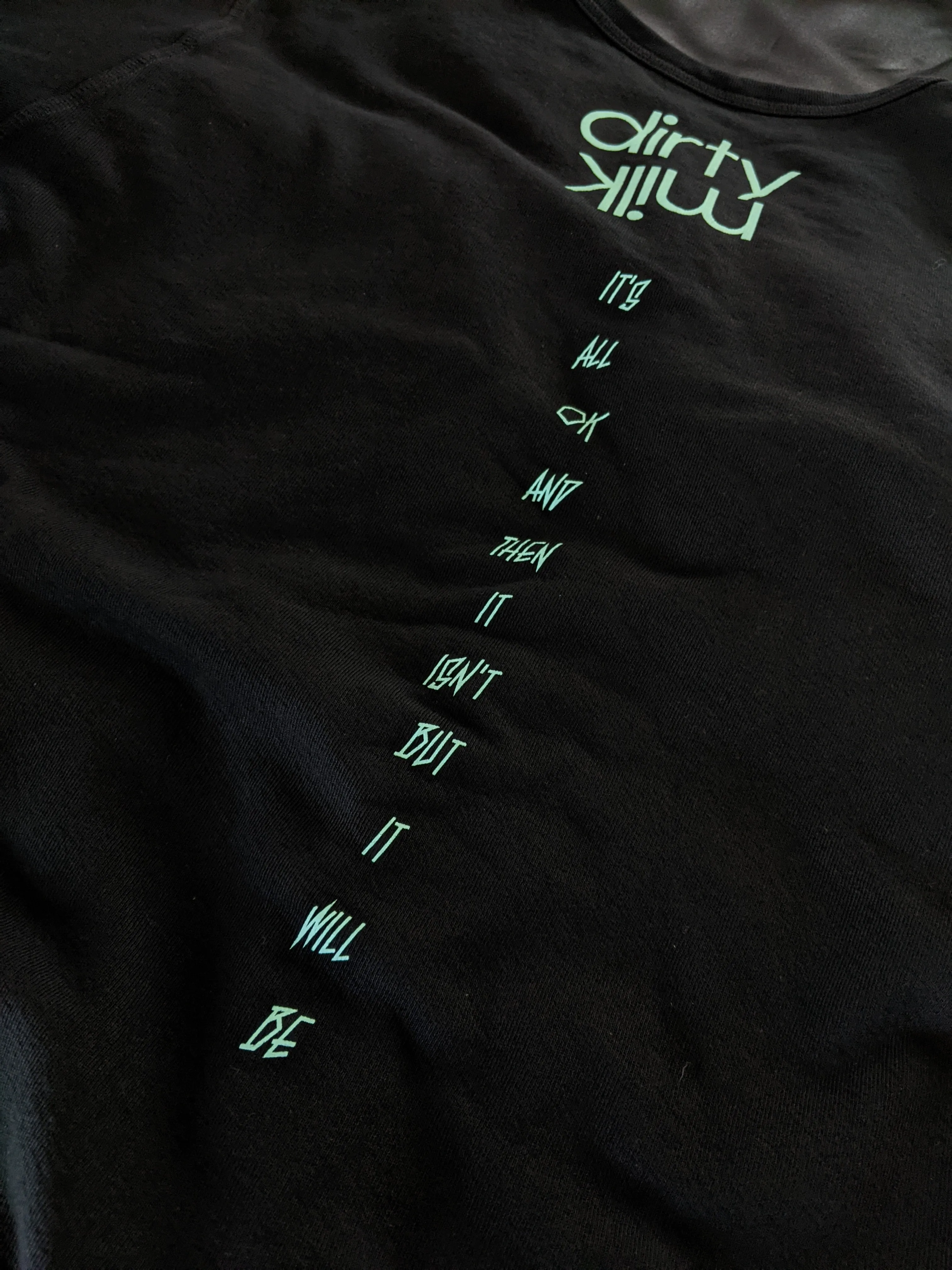 LOVE IS KEY Black CREWSWEAT