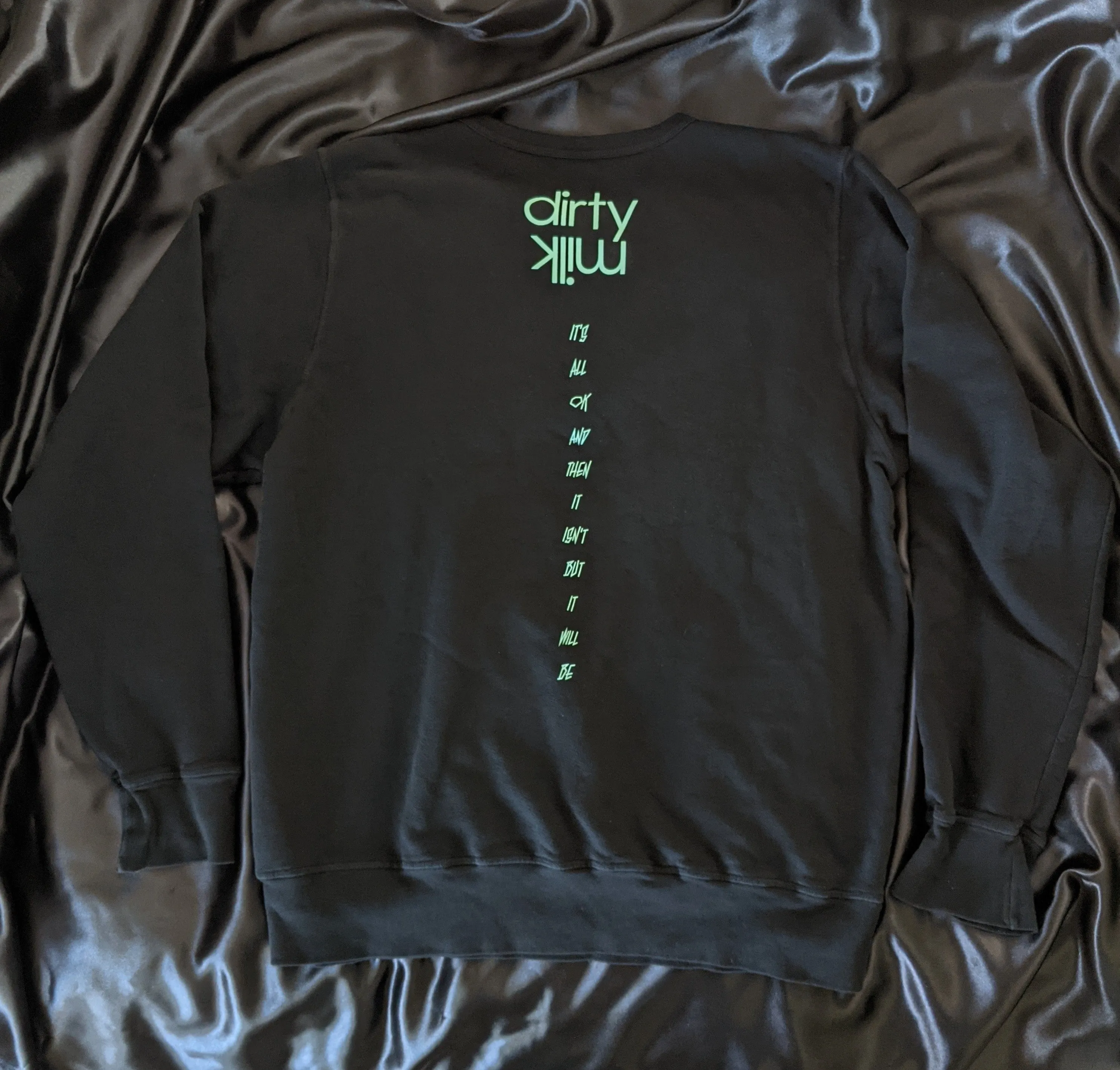 LOVE IS KEY Black CREWSWEAT