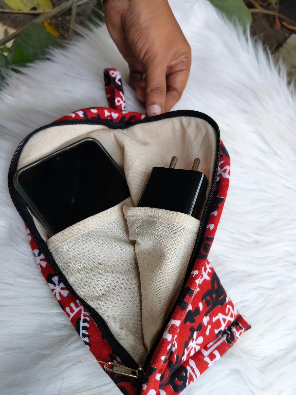 Phone Holder Magenta Bandhini