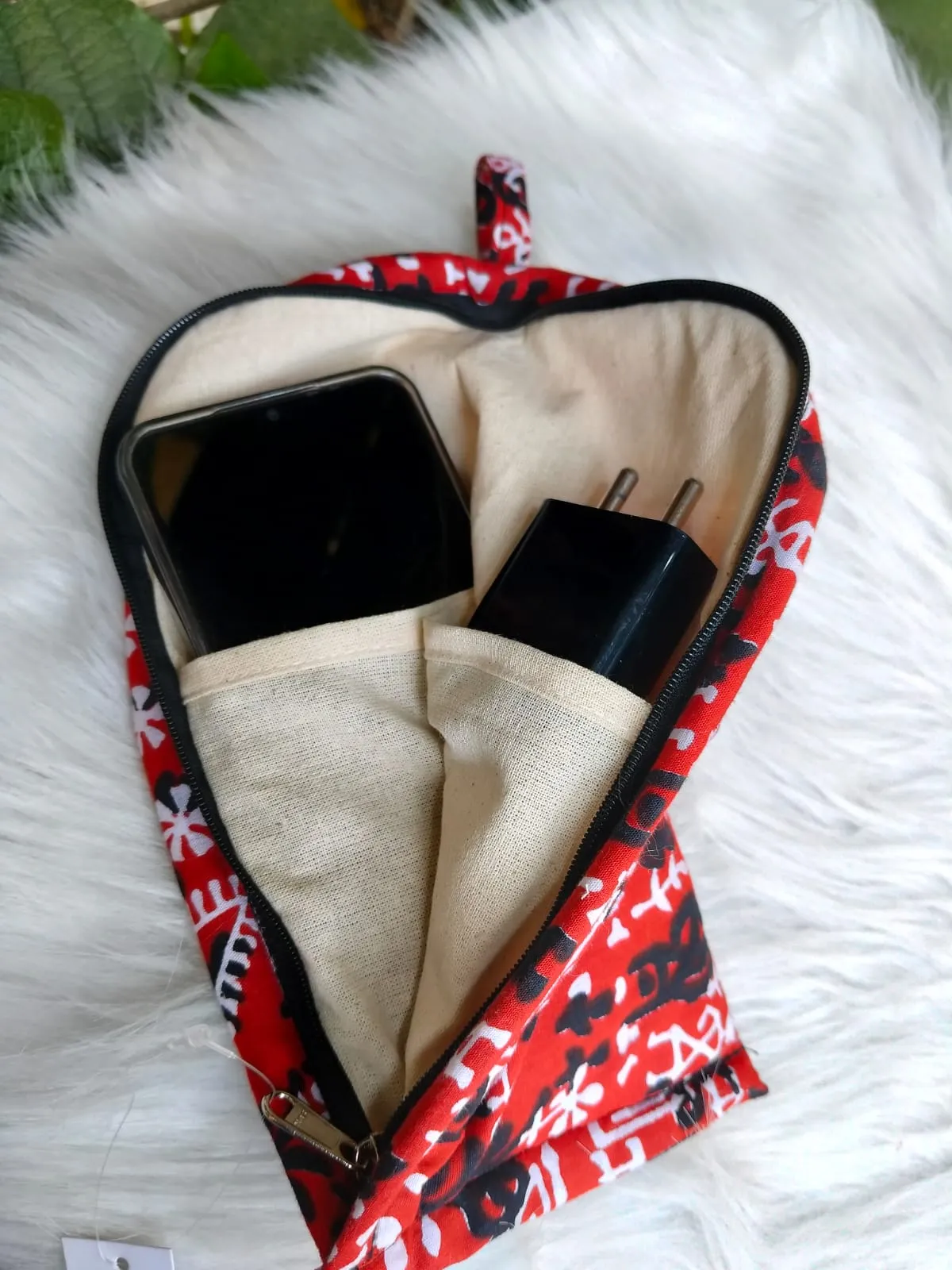 Phone Holder Magenta Bandhini