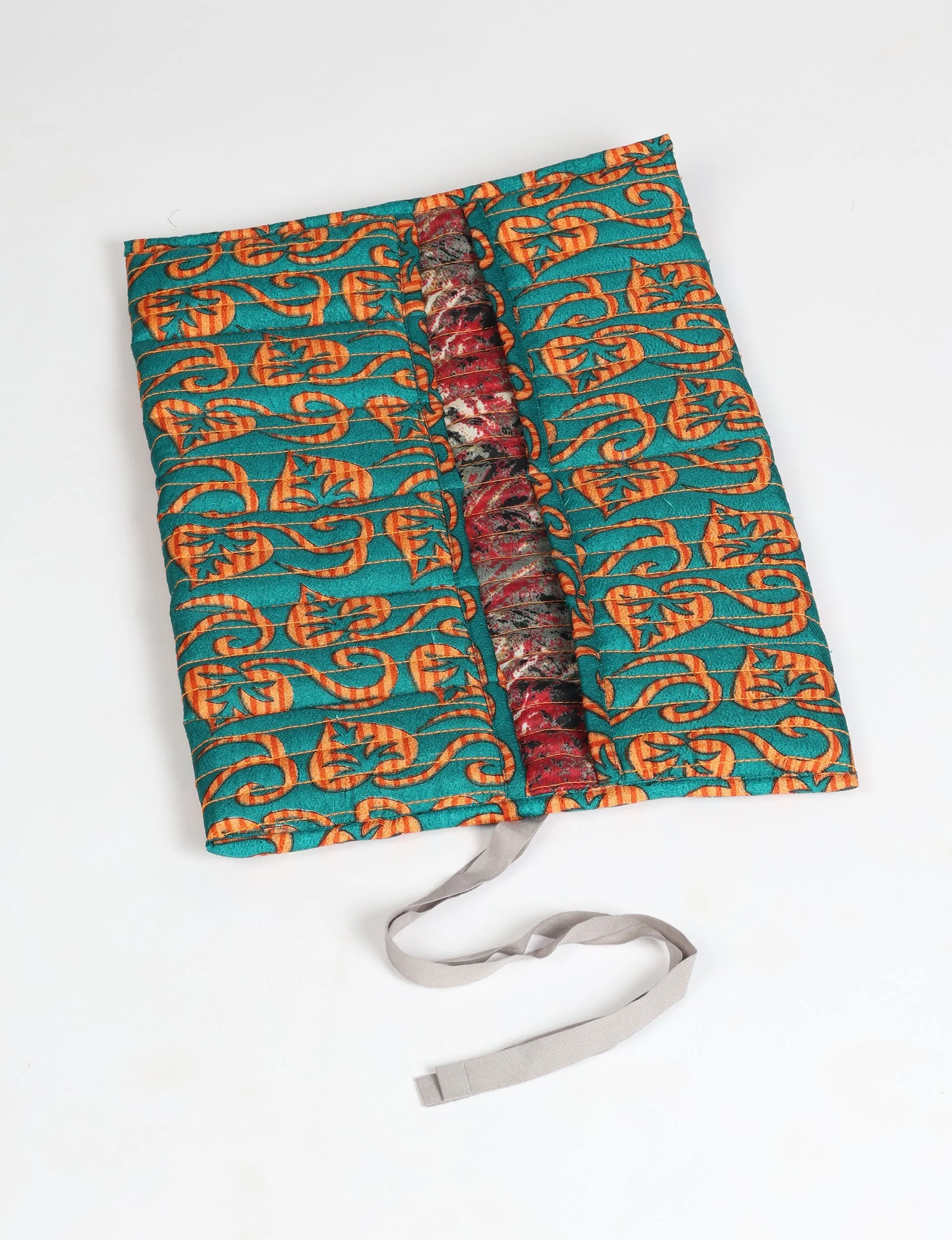 Roll-up organiser
