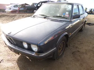 S2648 5' E28 Sedan 525e M20 AUTO 1986/06
