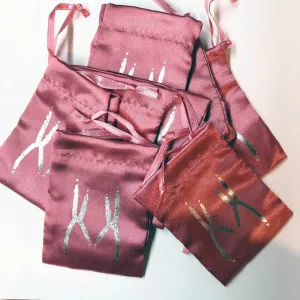 Small Parrot Tracks Pouches