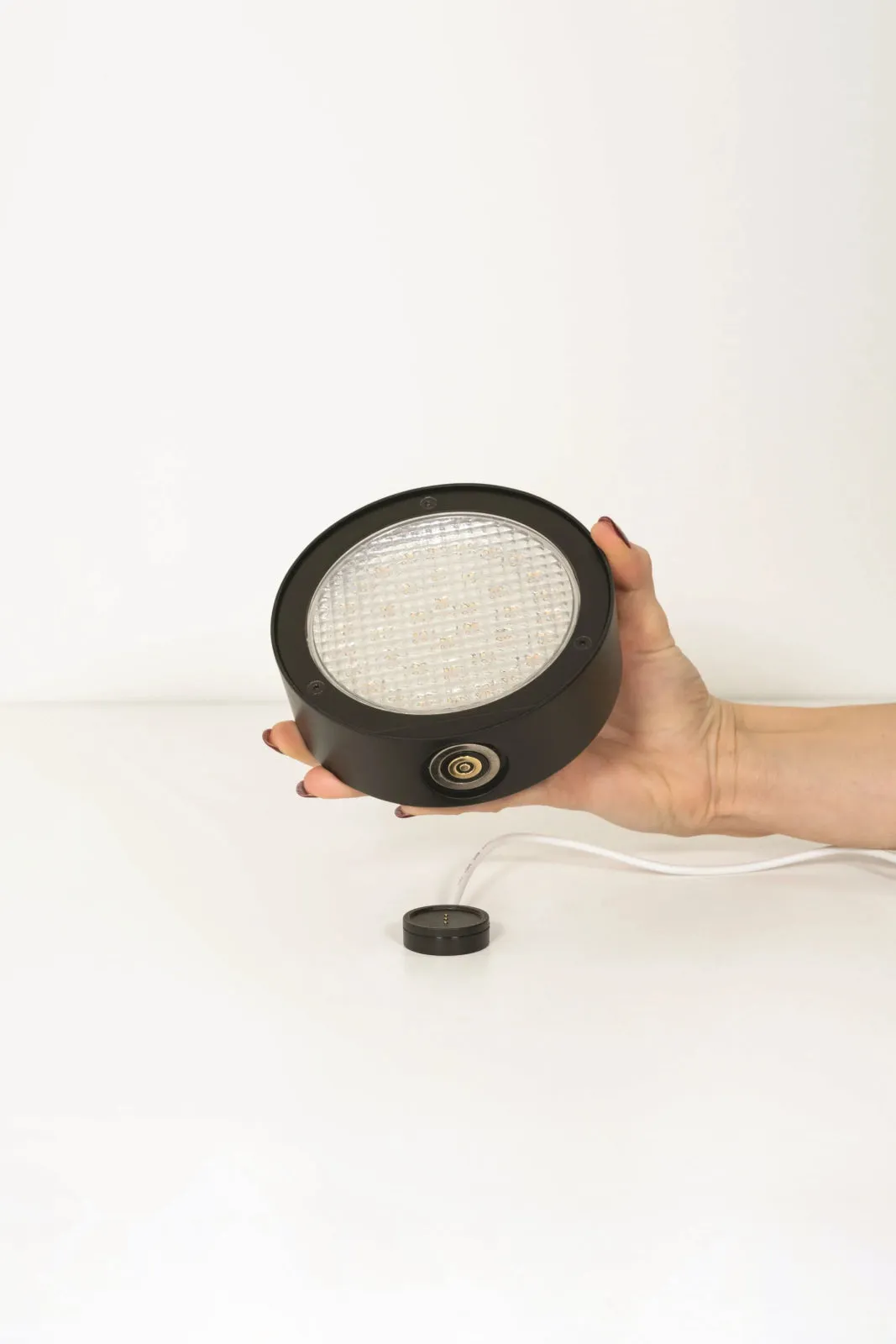 Super O Portable Table Lamp in Black