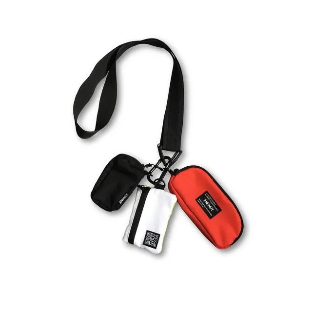THREE POUCHES SHOULDER