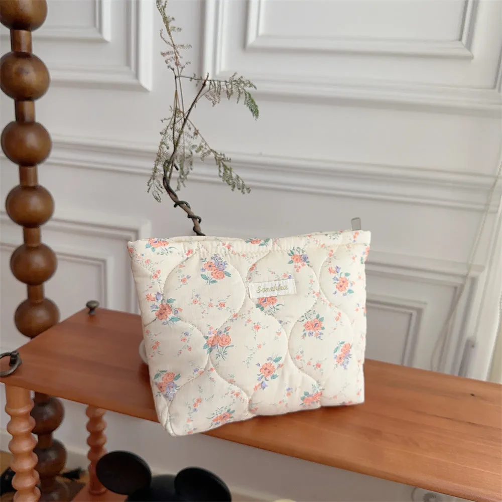Women's Flower Bear Quilted Liner Clutch Portable Large Cosmetic Bags